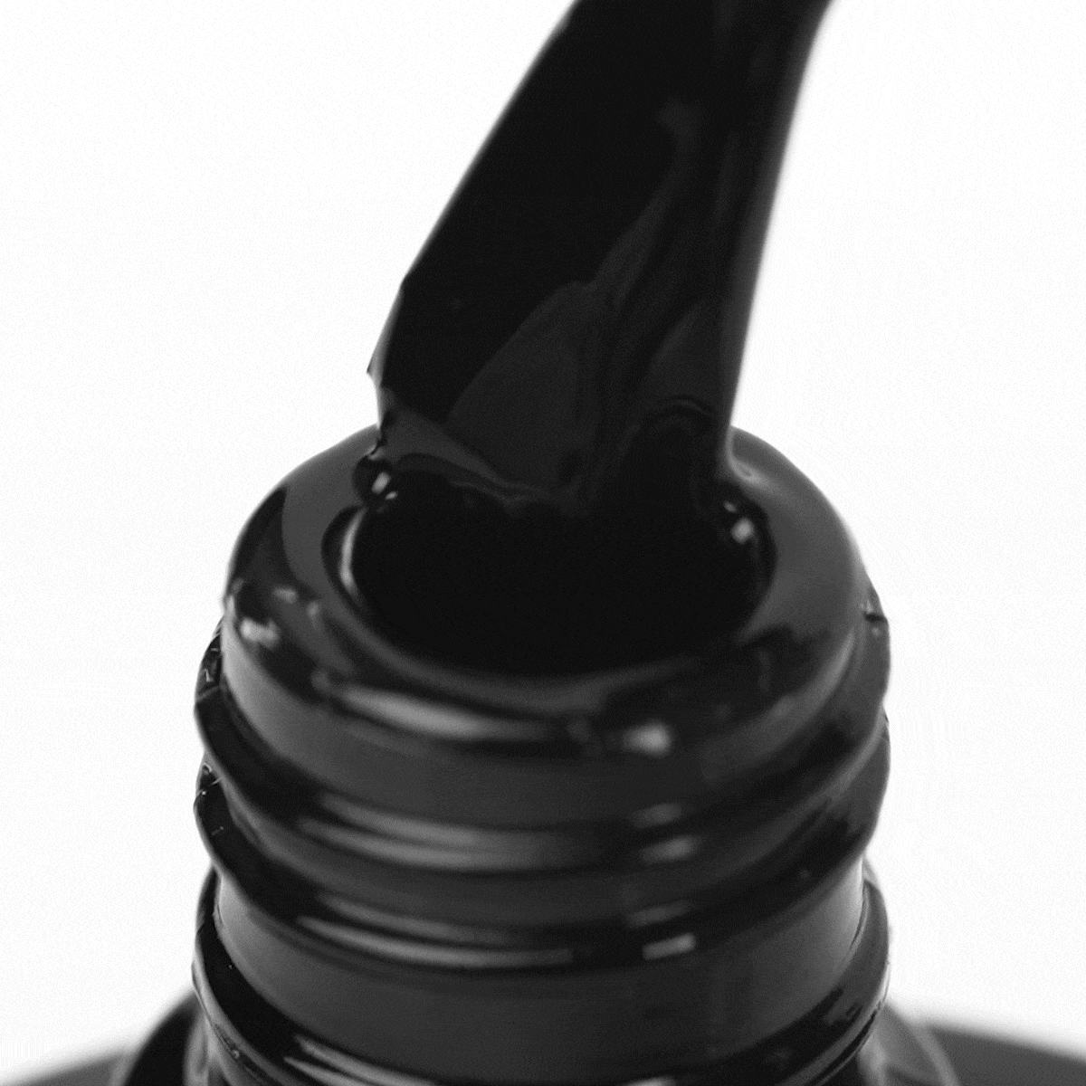 Vernis semi-permanent noir 002 – 5 g