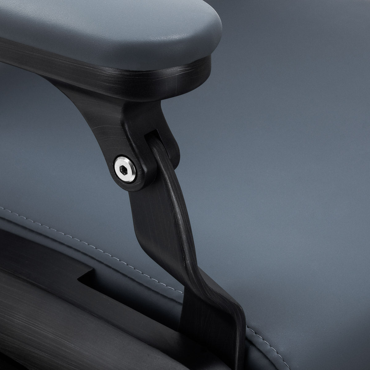 Fauteuil barbier Victor Graphite (structure noire brossée)