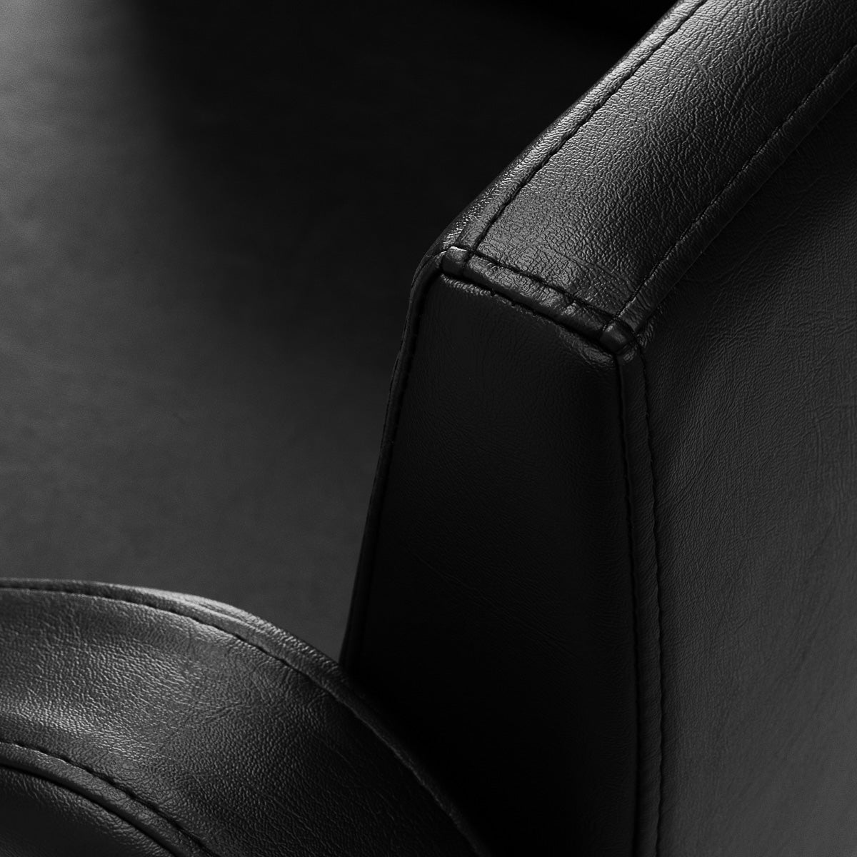 Fauteuil coiffeur Sevona Noir (base noire)